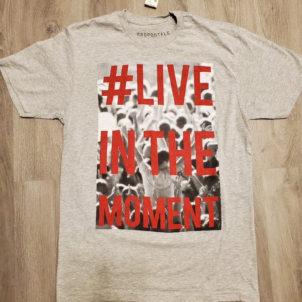 Men's #Live In The Moment graphic t-shirt